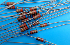 Lot of 50 Vintage Axial Resistors 620Ω ±5% NOS (Blue-Red-Brown-Gold)
