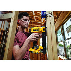 DEWALT Insulated 1 in. Electrical Staples (540 pieces)