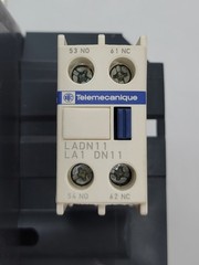 Telemecanique LC1F265 Contactor w Aux 285A 3P 3PH 600V 200HP 120/127V Coil