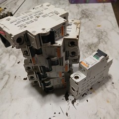 SCHNEIDER ELECTRIC 60103 C60 Multi 9 CIRCUIT BREAKER 2A 1P 240V Qty:1