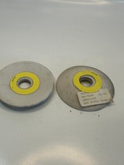 Norton Bench Grinding Wheels 3″x1/2″x3/4″ (Lot of 2) 38A60JVS (90x13x19.05mm)