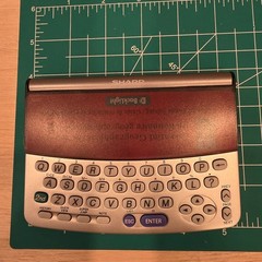 Sharp Electronic Dictionary and Thesaurus French English PWE-260 Good Working