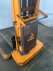 1,500 LB BIG JOE 1518-T-12 ELECTRIC LIFT. STOCK # 0873824