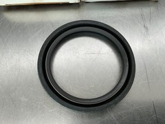 (2) Parker Clipper 4QTR11 Oil Seal 5.000″ x 5.750″ x 0.438″