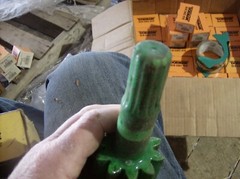 GENUINE JOHN DEERE AM17002? AH17002? GEAR UNSURE OF NUMBER
