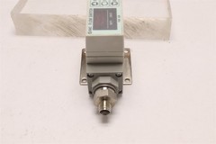 SMC PF2A DIGITAL AIR FLOW SWITCH 5 L min 50 L Max 24V PF2A750-F02-67