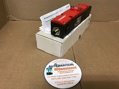 NIB 094403 EUCHNER TX1B-A024SEM4AS1 SAFETY SWITCH 300Ma/24VDC FREESHIPSAMEDAY