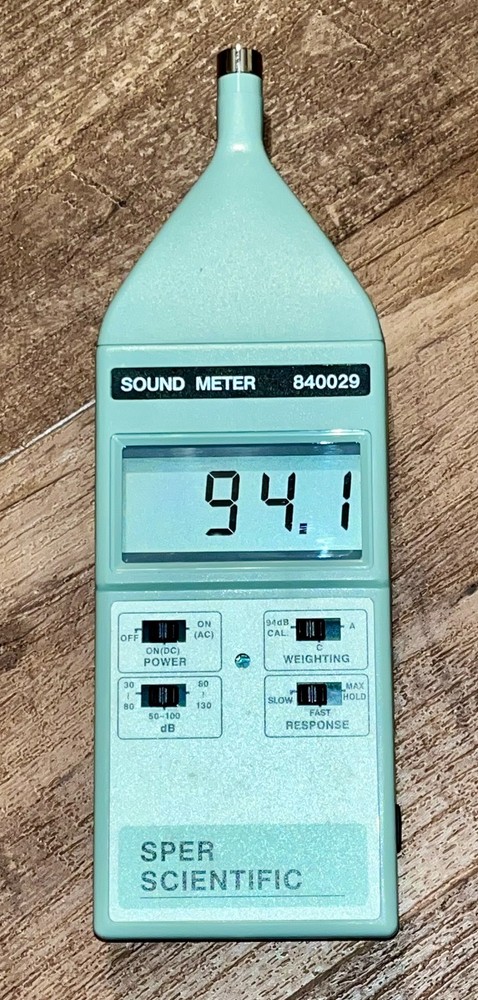 Sper Scientific #840029 Digital Sound Level Meter – Tested!!! NEW??? w/Case