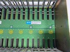 ALLEN-BRADLEY 1771-A4B / B 16 SLOT PLC RACK UNIVERSAL INPUT/OUTPUT I/O CHASSIS