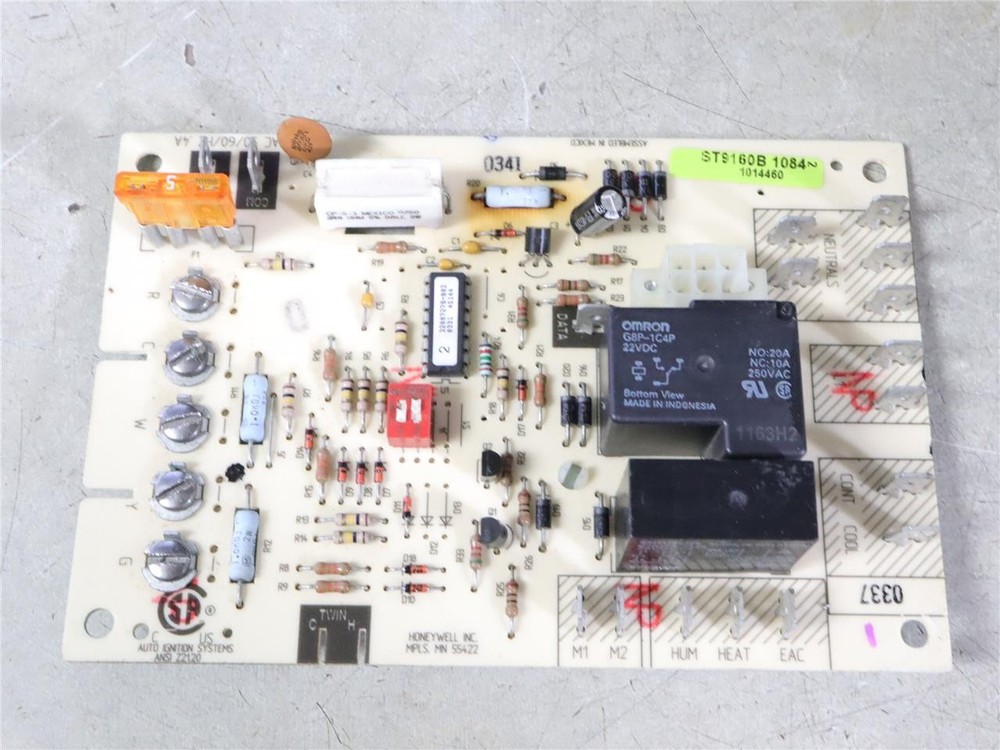 Honeywell ST9160B1084 Furnace Control Circuit Board 1014460
