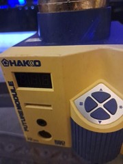 hakko soldering station Fm-202 Complete Working Unit. With 2 Extra Tips. Handle.