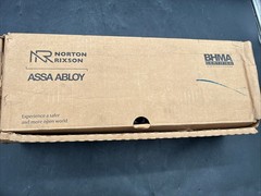 Norton 7500 Series Commercial Door Closer *MISSING T-SHAPED BRACKET*