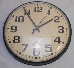 The Chicago Lighthouse 12 1/2″ Atomic Contemporary Analog Black Clock NICE