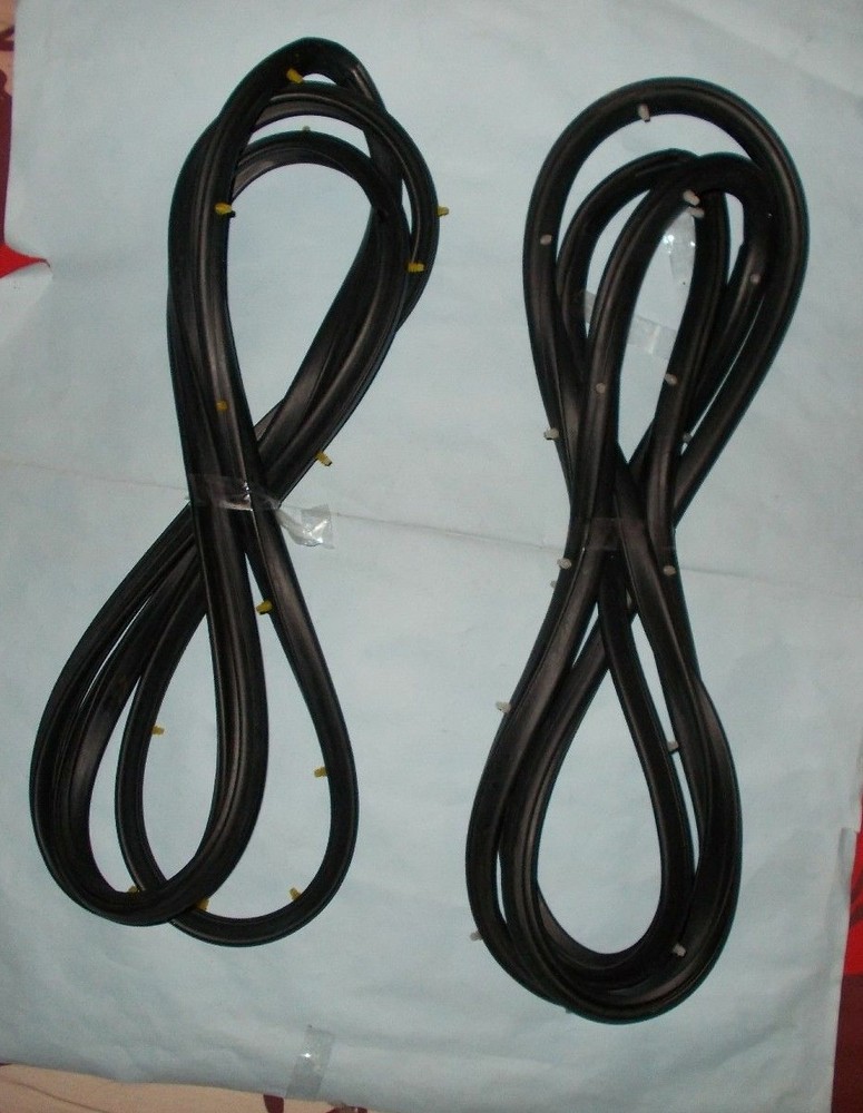 RUBBER CHANNEL LEFT & RIGHT SUZUKI SJ413 SJ410 DOOR GLASS RUN