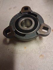 7/8 INCH BORE 3 BOLT FLANGE BEARING SBTRD GRFD
