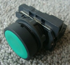 Lot of 4 – Telemecanique ZBE-101 Green Blue Yellow Black Momentary Pushbutton