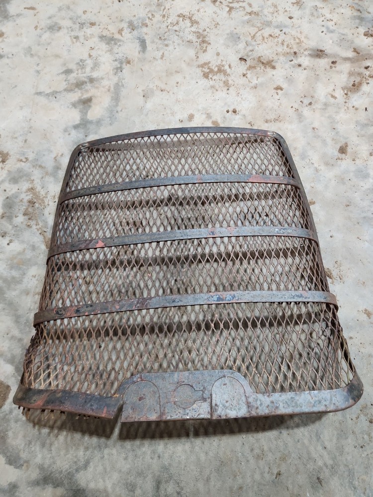 Allis Chalmers D17 Grill Insert (Needs Work)