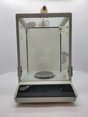 Mettler AE240 Digital Analytical Scale With Option 011 Data Output