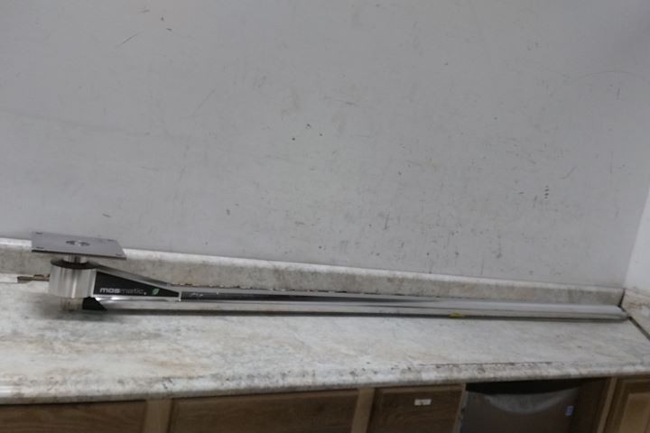 Mosmatic 66.049 3/8 In NPTF Inlet Connection 12 Max GPM Ceiling Boom