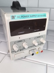 QW-MS305D DC Power Supply 0-30V 0-5A