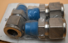 SWAGELOK SS-810-1-4 MALE CONNECTOR 1/2″ TUBE OD X 1/4″ MALE NPT – LOT OF 3PCS