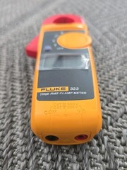 Fluke 323 Multimeter – True RMS Clamp Meter Preowned No LEADS