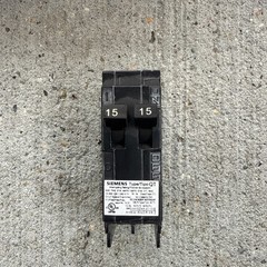 New Circuit Breaker Siemens Q1515AFCN 15/15 Amp AFCI Plug-On Neutral
