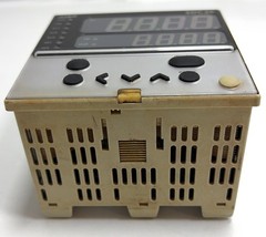 Azbil Yamatake SDC36 Temperature Controller C36TR1UA2100 AC100-240V 50/60Hz