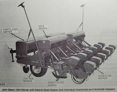 John Deere 1300 Planter S/N 11601- Owner’s Operator’s Manual OM-B25492 A0 1/70