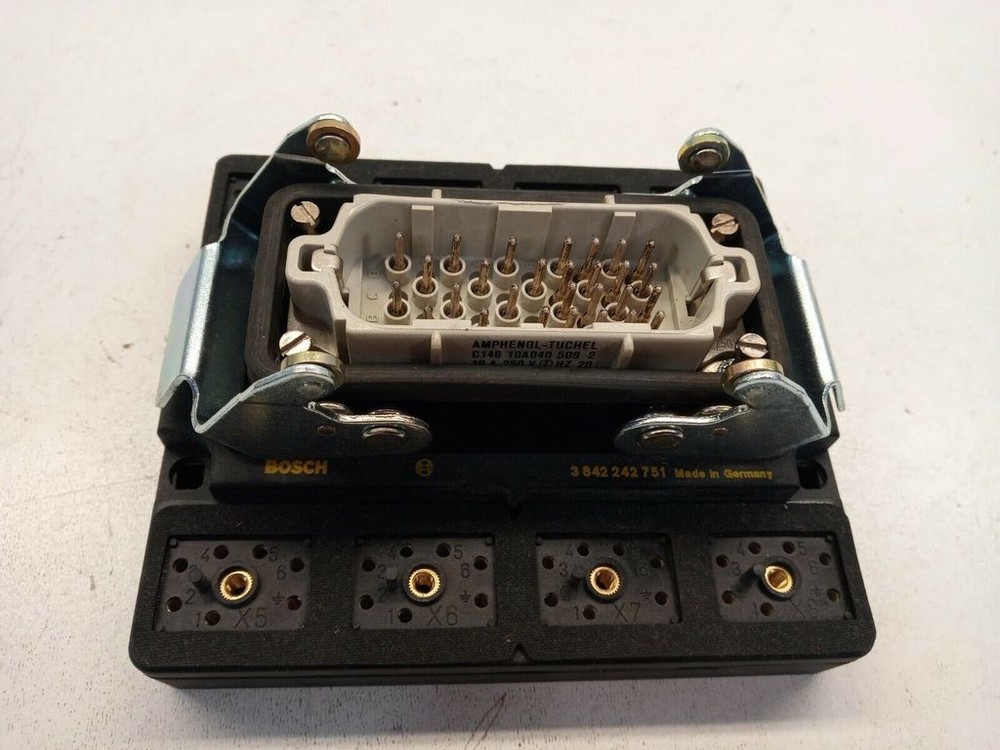 Amphenol Tuchel C146 10A040 509 2 Plug Pin 10A 250V 20Hz with Base