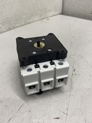 SCHNEIDER ELECTRIC V4 Switch Disconnector Body 3 Poles 80A