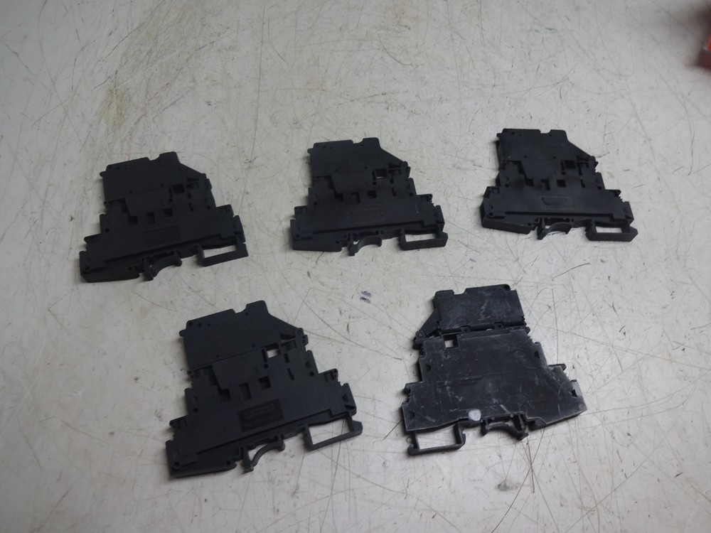 Lot of 5 Phoenix Contact UKK 5-HESI Terminal Block