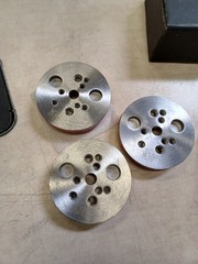 3″ x 10mm Medium Bond Puck, 30/40# GPM38030 RED