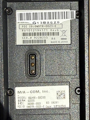 Harris Macom P5100 MAHM-S8DSX Portable Radio + VC3000 Charger + 7.5V Battery