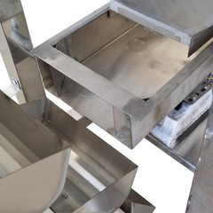 Industrial Stainless Steel Bucket Elevator 220V 400W Automatic Feeding Machine