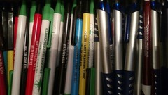 Misprint Pens: 500 Ct Bulk Lot Ballpoint Retractable Click Pens: Black/ Blue Ink