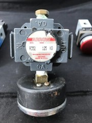 Arrow Pneumatic R352 Regulator Comp Air 4N301-312 Valve Push button 5 way lot
