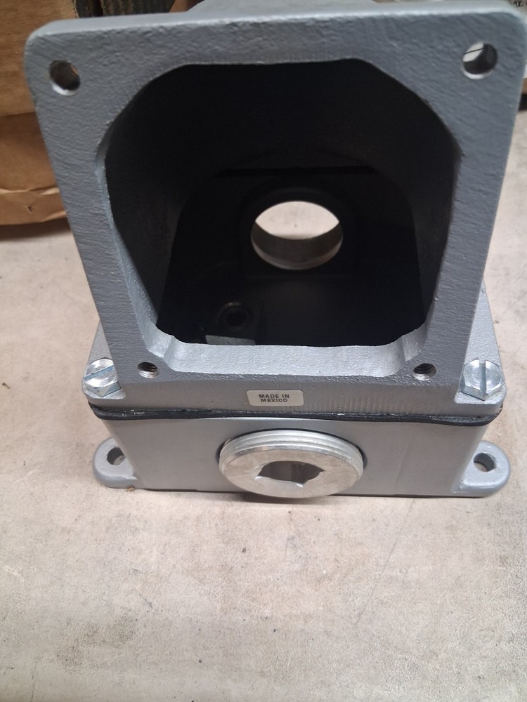 Appleton AJA610 Powertite Mounting Box 2″ Hub Angle Adapter 60A 100A 150A