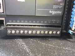 Schneider Electric M221 TM221CE24T/Tr OUT Source / TM3AI8 / TM3DM8R