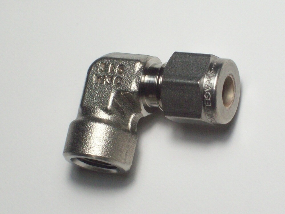 1- Swagelok Elbow Connector Fitting, 1/4″ OD Tube x 1/8″ FNPT, SS-400-8-2