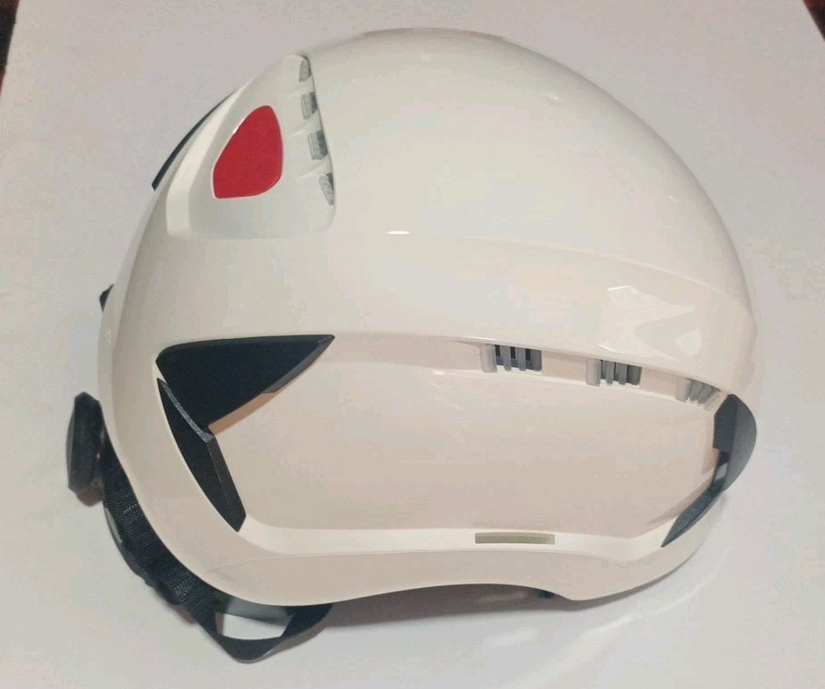 3M SecureFit Safety Helmet * X5001V-ANSI White Vented * Z89.1 Type 1, Class C *