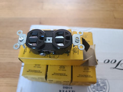 Lot of 7 Hubbell 5242 Brown Bakelite Duplex Outlet 15A 125V Grounding 3-Wire US
