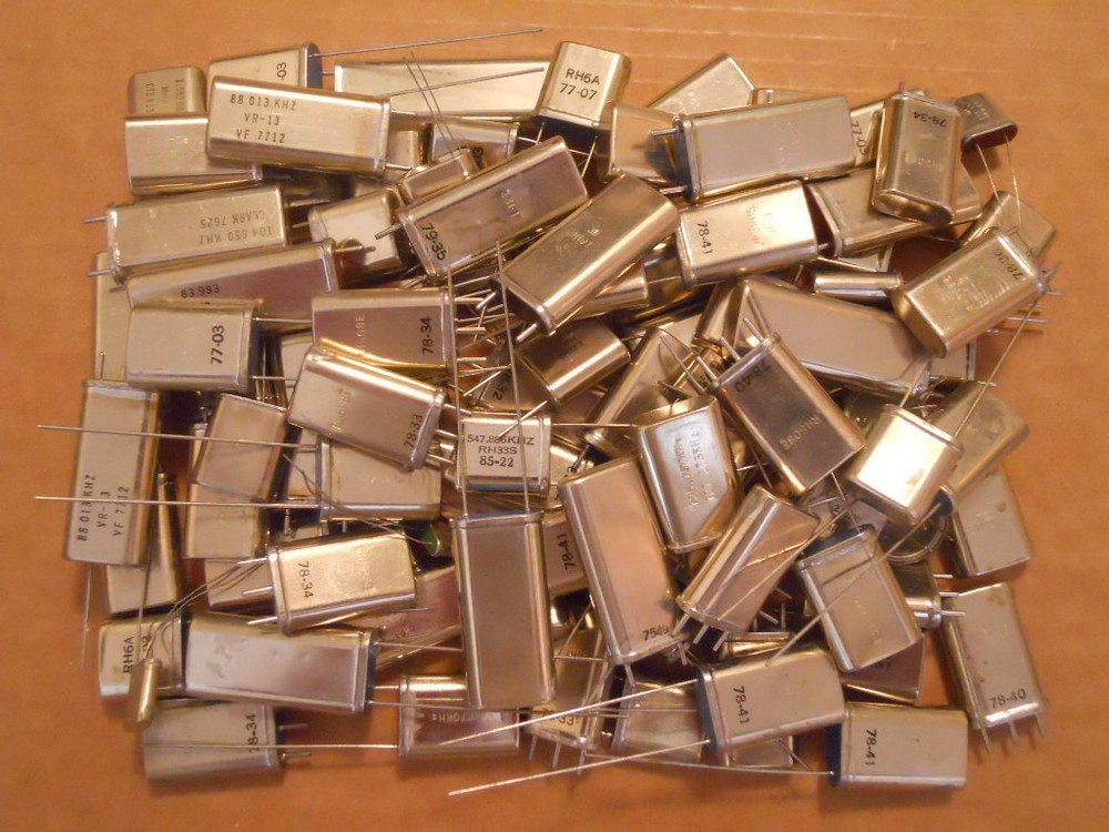 XTAL 4.000000 MHz Lot of (10) Crystal Oscillators NEW RARE VINTAGE Ham Military