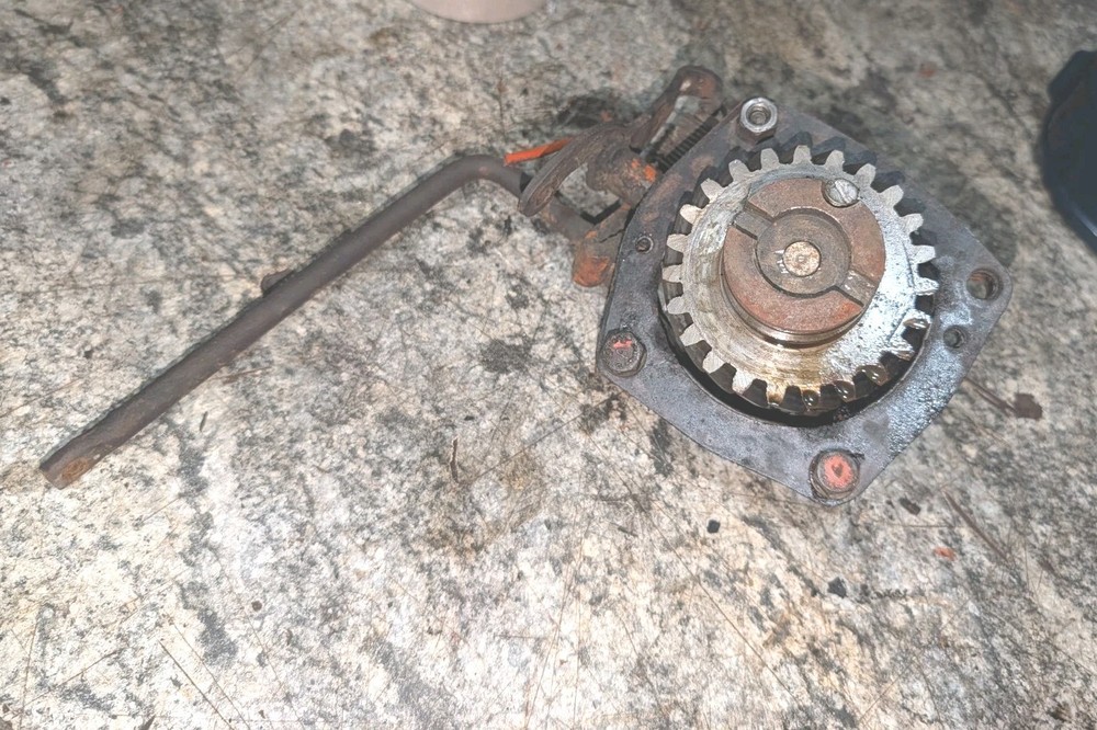 Allis Chalmers B C RC Tractor engine motor governor assembly An Mounting Bolts