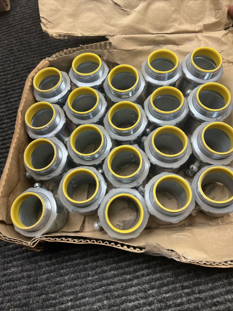 NOS Lot of 20 Hubbell Raco 2125 1-1/4″ EMT Set-Screw Connector
