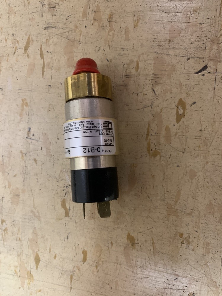 United Electric Controls UE Spectra 10-B12 Pressure Switch M540 30-600 PSI