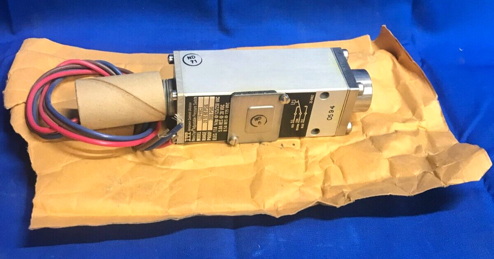 ITT AJUSTABLE PRESSURE SWICH MODEL 132P49C3