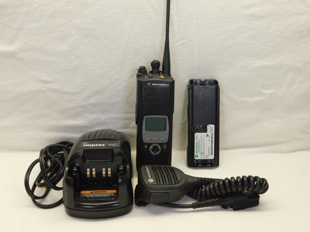 Motorola XTS5000 UHF 380-470mhz M2 P25 digital portable radio Trunk AES DES 6Alg