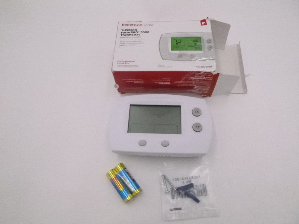 Honeywell FocusPro 5000 Non-Programmable 2 Heat/2 Cooling Thermostat
