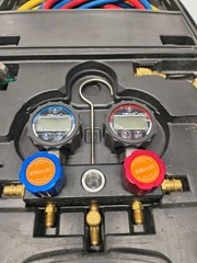 Elitech Digital Manifold Gauge DMG-1 AC Manifold Gauge PG-30 Adapter+Carryin Cas